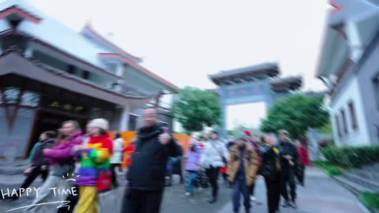 划！进！山！水！画！卷！里!嘘，听峡谷与流水的二重奏。 深吸一口，是清甜的山河气息。#阿依河#娇阿依贺岁苗乡过春节